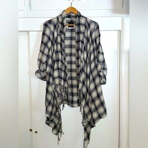 BillaBong Plaid TieWrap Kimono shirt. Size Large.